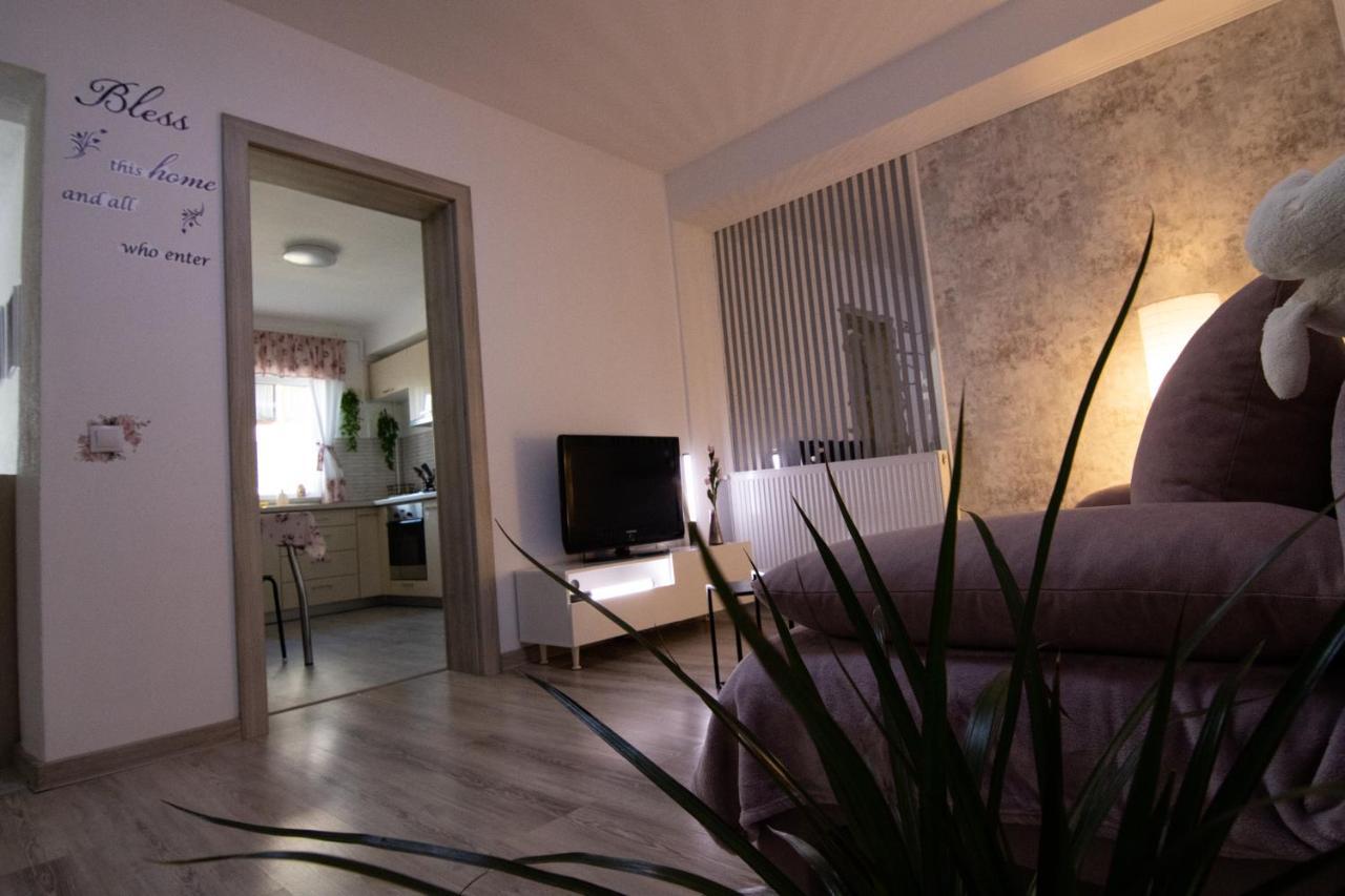 Apartment Happy